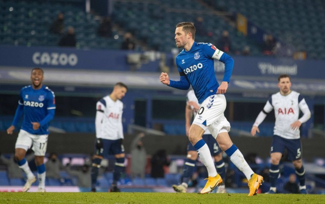 瓦拉內：在皇馬第一次迎接C羅我很從容！.